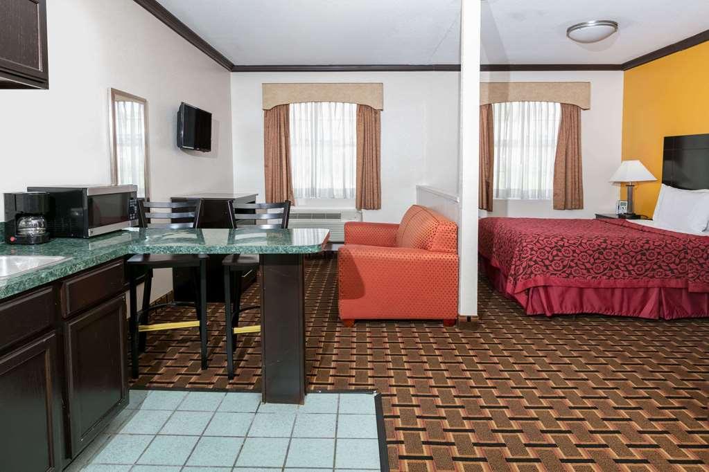 Hotel Days & By Wyndham Dfw Airport South-euless Euless