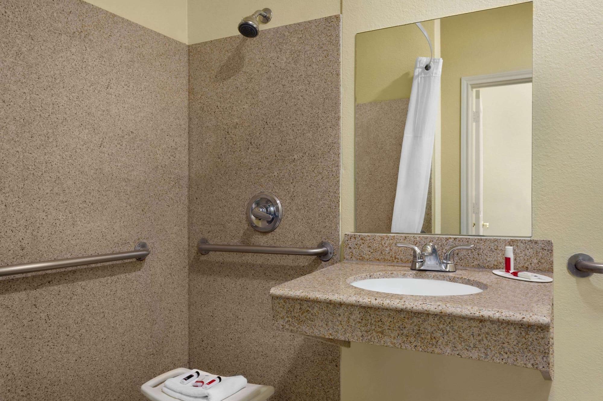 Days & By Wyndham Dfw Airport South-euless Euless