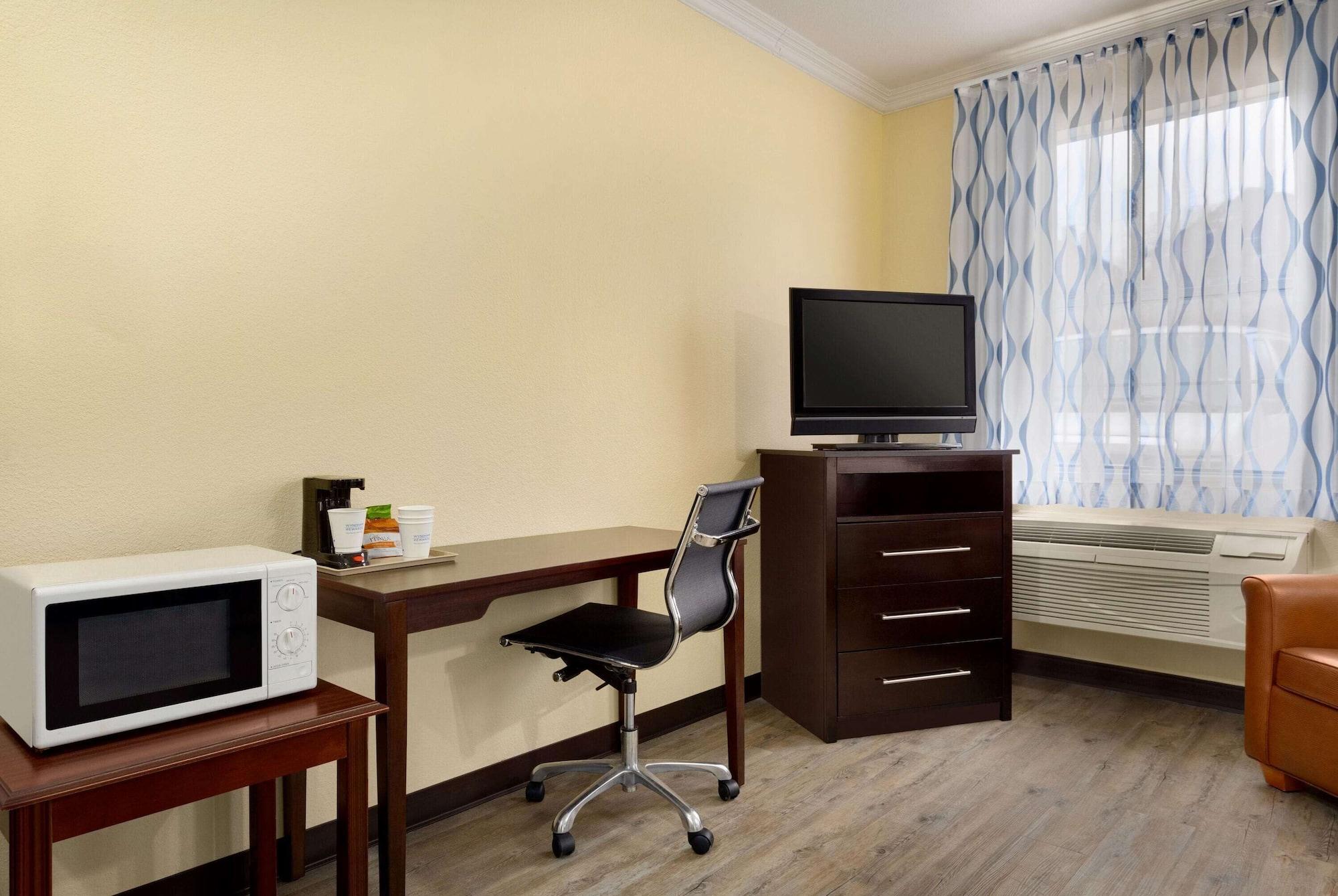 Days & By Wyndham Dfw Airport South-euless