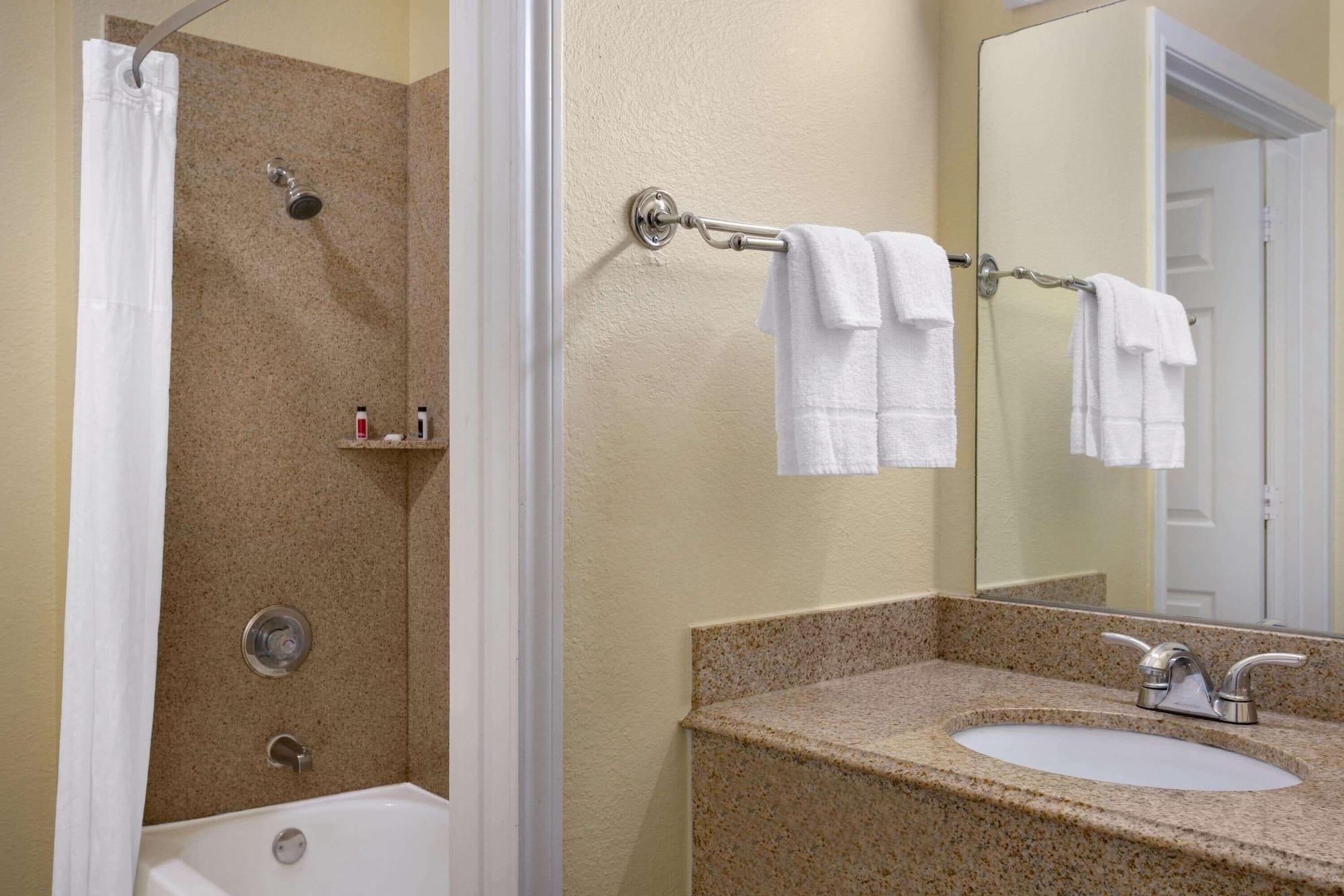 Days & By Wyndham Dfw Airport South-euless 2* Euless
