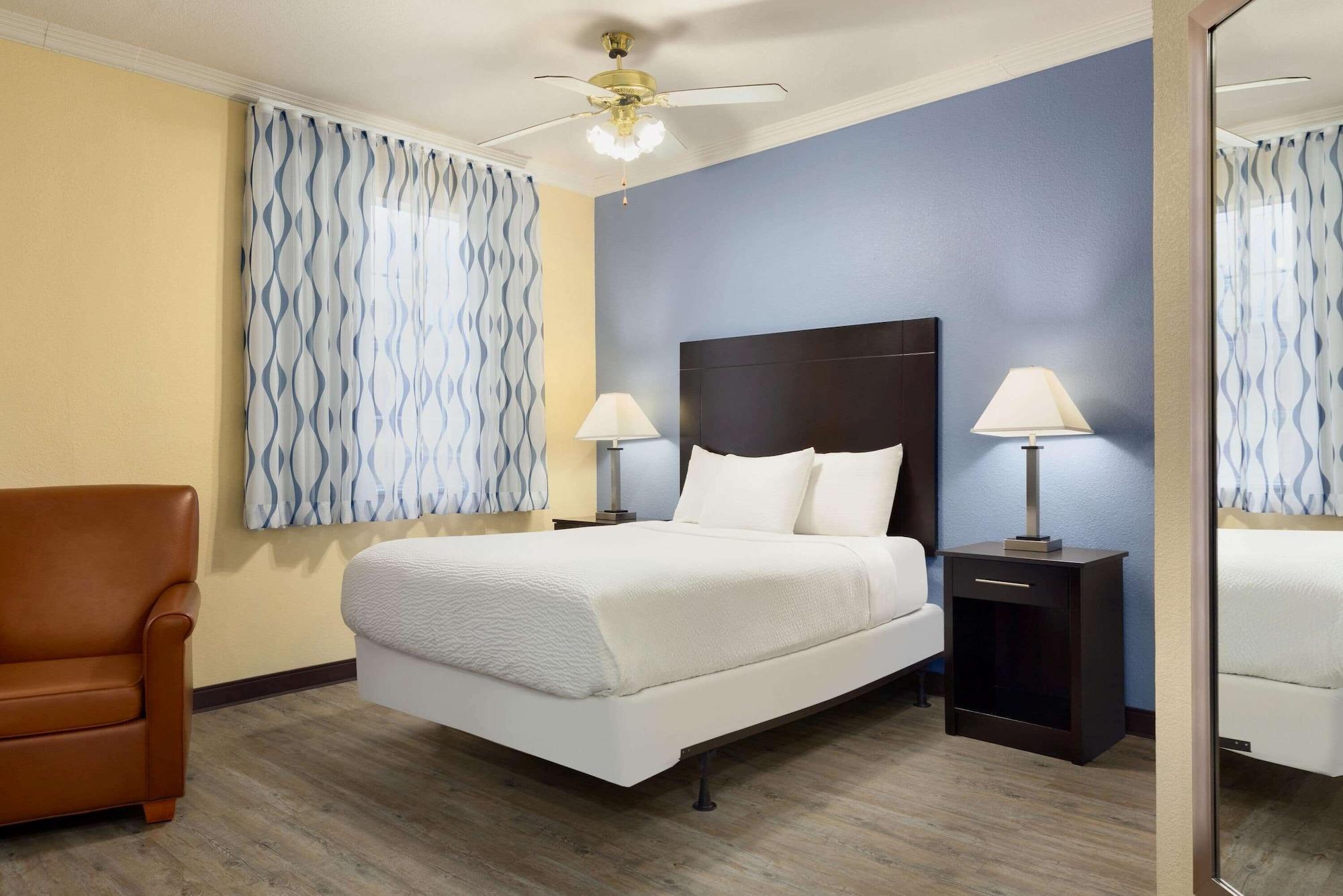 Days & By Wyndham Dfw Airport South-euless Hotel