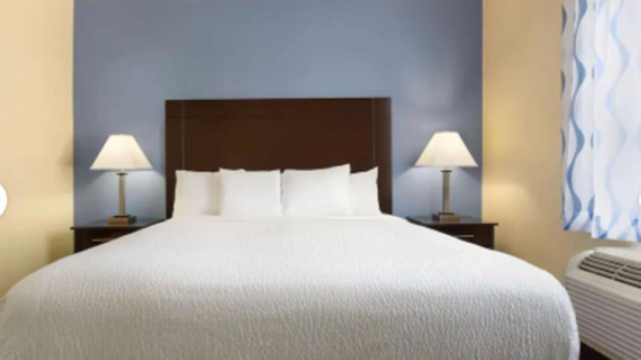Days & By Wyndham Dfw Airport South-euless Hotel 2*