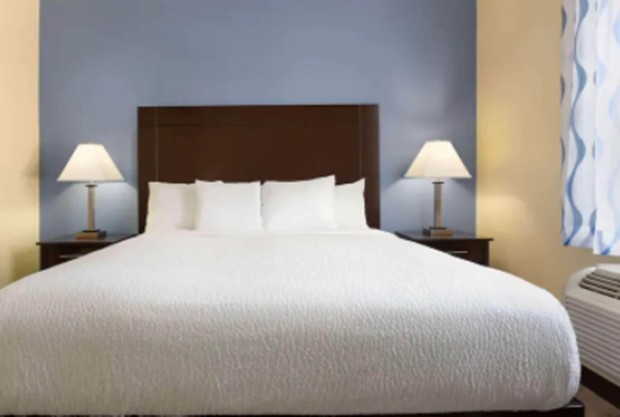 Days & By Wyndham Dfw Airport South-euless 2* Euless