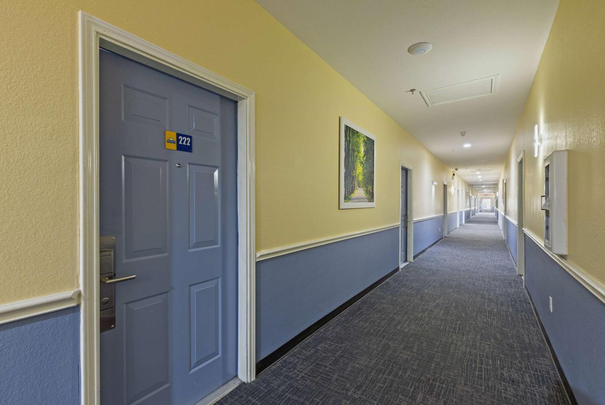 Days & By Wyndham Dfw Airport South-euless Hotel Euless