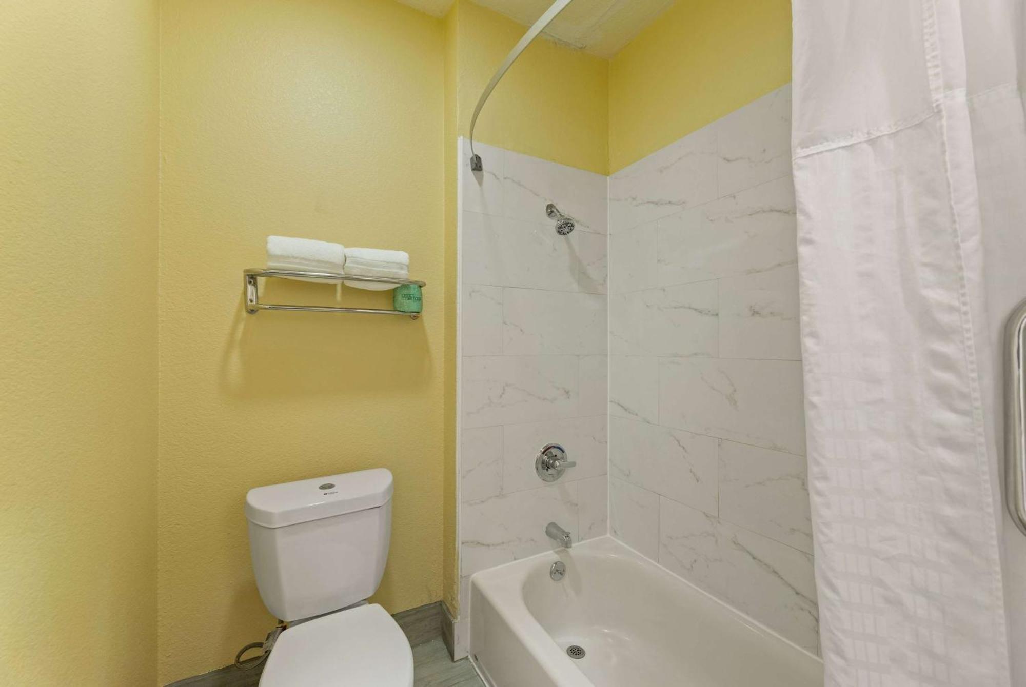 Days & By Wyndham Dfw Airport South-euless Euless
