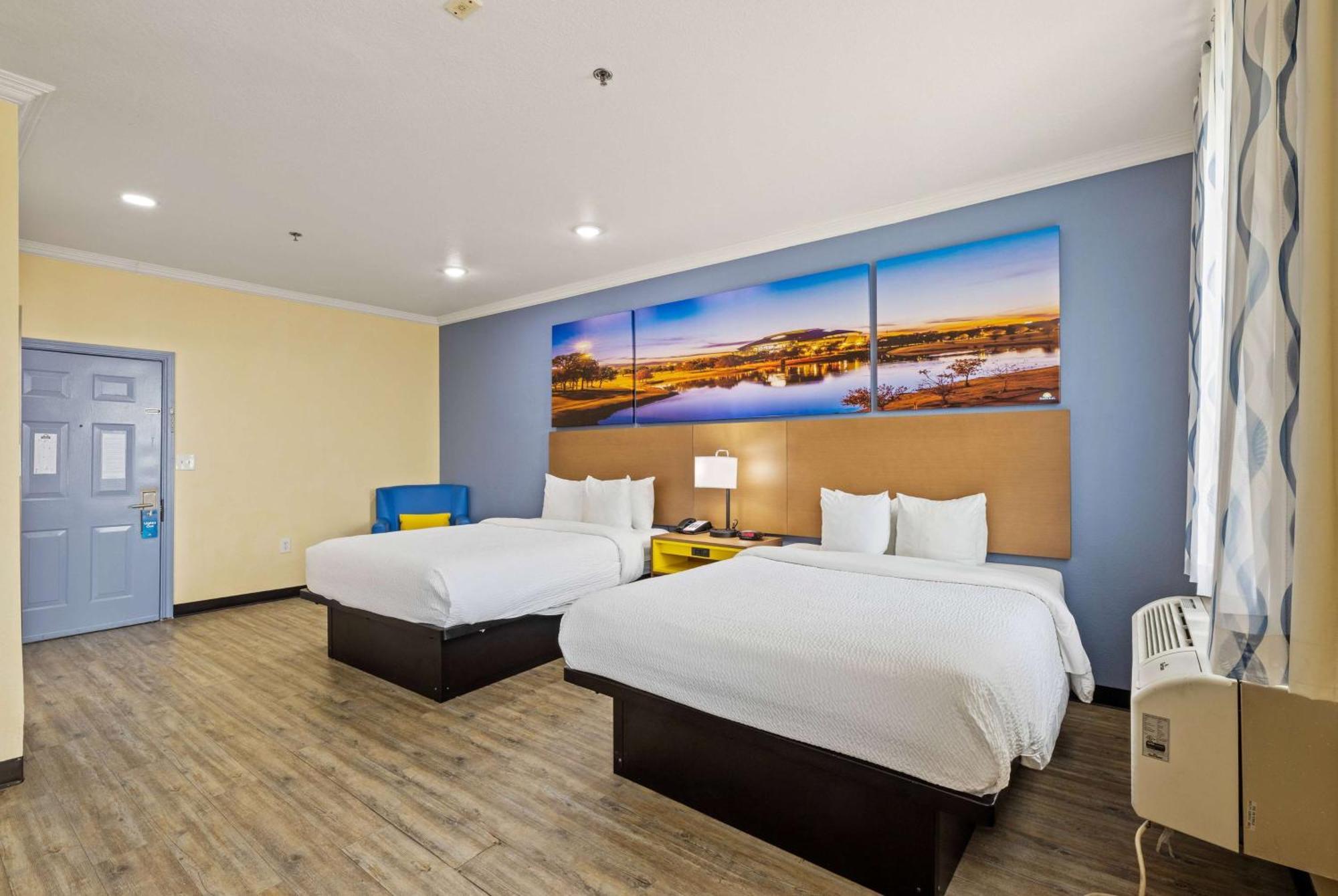 Days & By Wyndham Dfw Airport South-euless 2*
