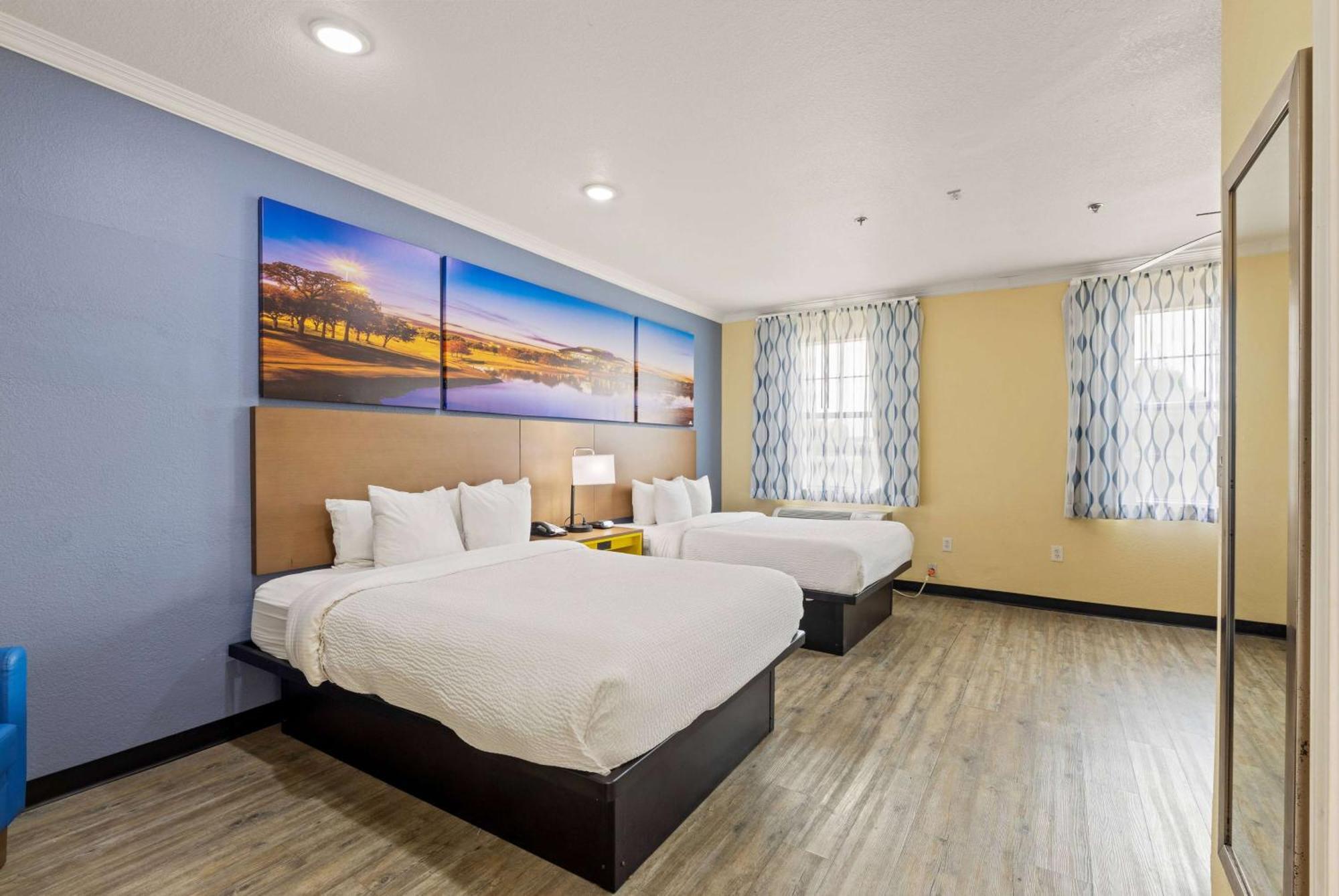 Hotel Days & By Wyndham Dfw Airport South-euless