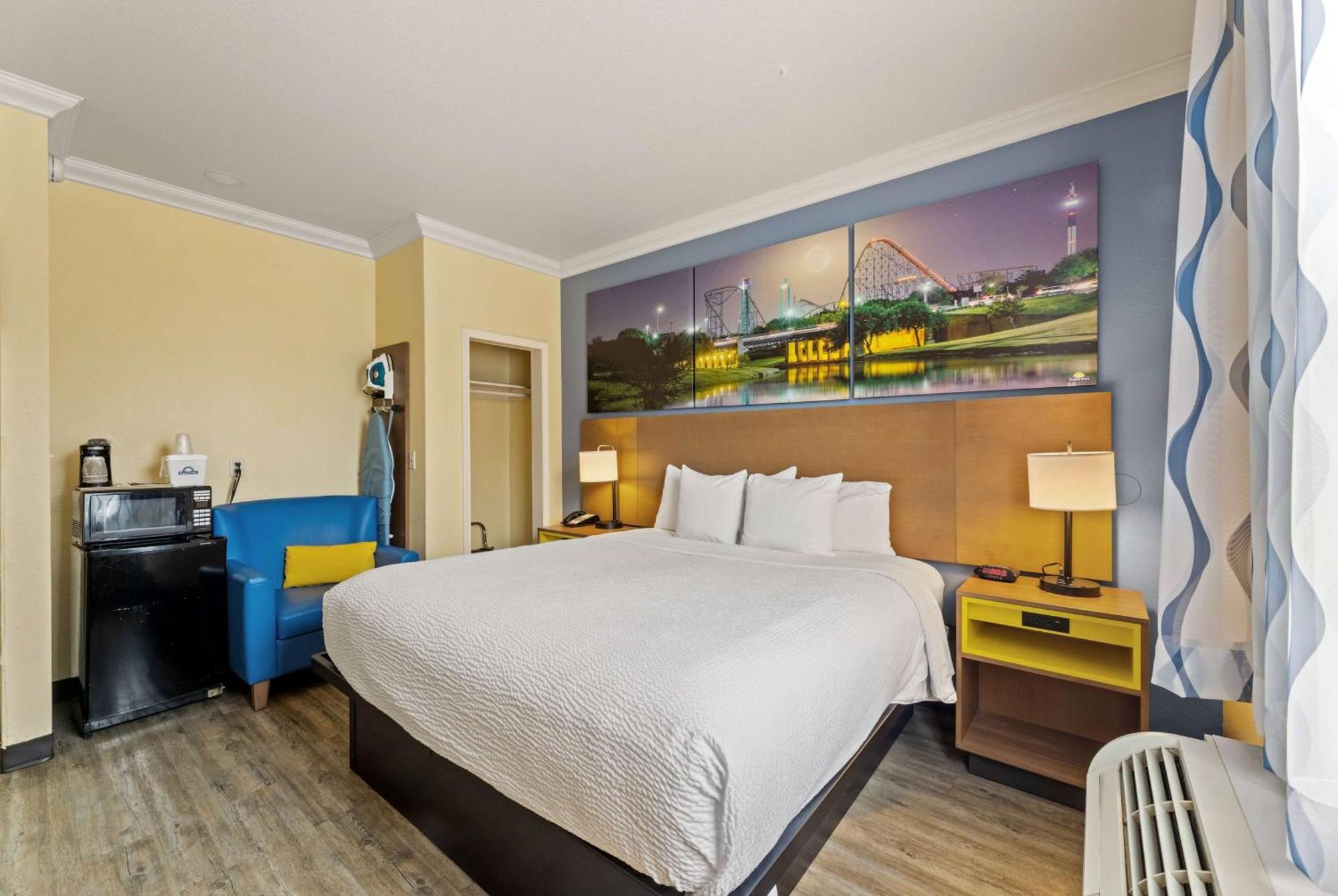 Days & By Wyndham Dfw Airport South-euless Hotel 2*