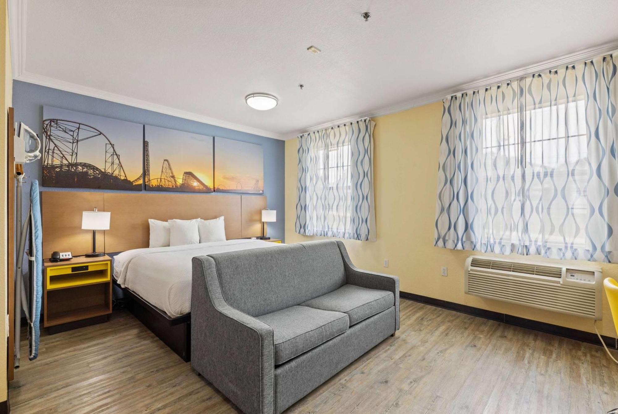 Days & By Wyndham Dfw Airport South-euless Hotel Euless