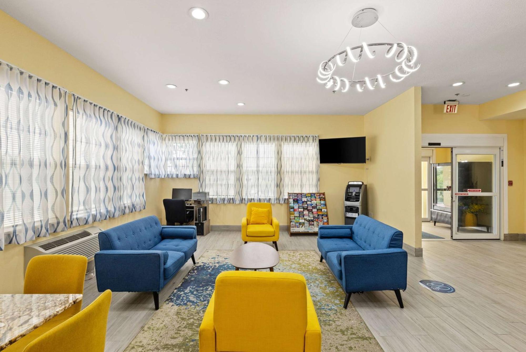 Hotel Days & By Wyndham Dfw Airport South-euless 2*