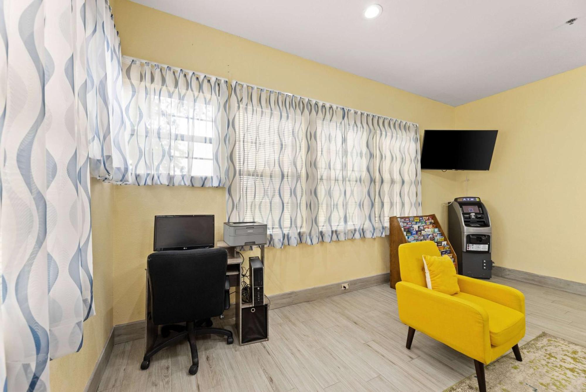 Days & By Wyndham Dfw Airport South-euless Hotel Euless