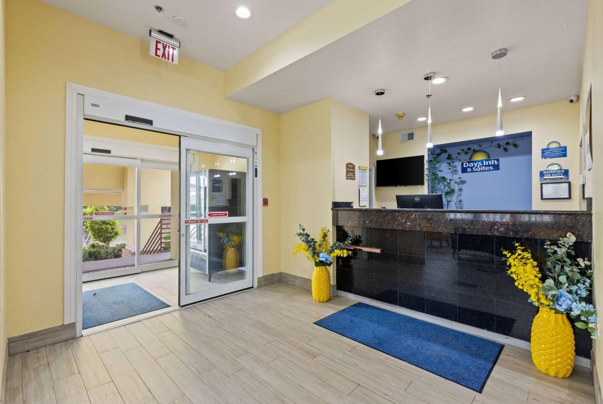 Days & By Wyndham Dfw Airport South-euless 2*
