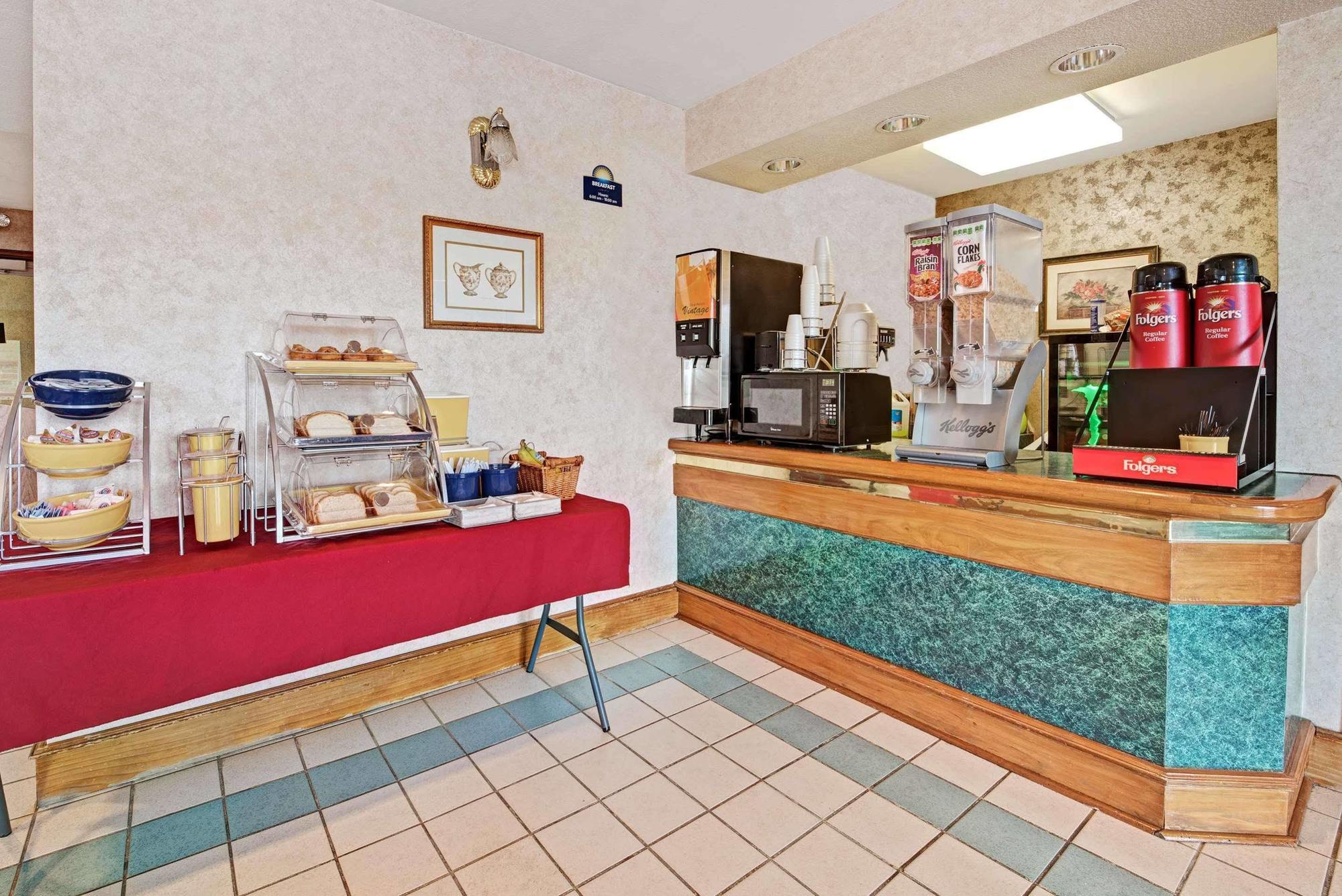 Hotel Days & By Wyndham Dfw Airport South-euless 2*