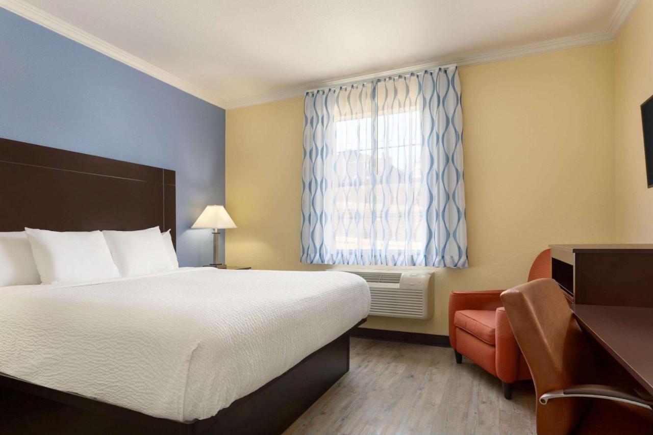 Hotel Days & By Wyndham Dfw Airport South-euless
