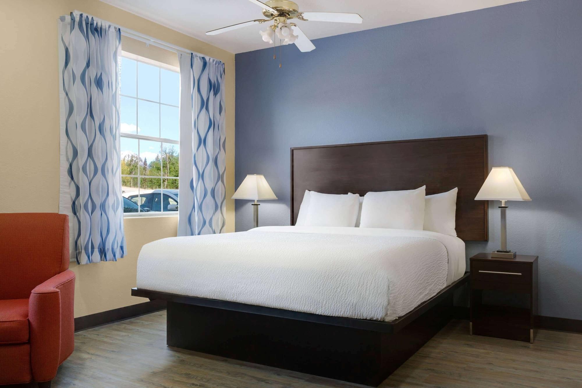 Hotel Days & By Wyndham Dfw Airport South-euless Euless